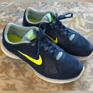 Women’s Blue Nikes Size 7